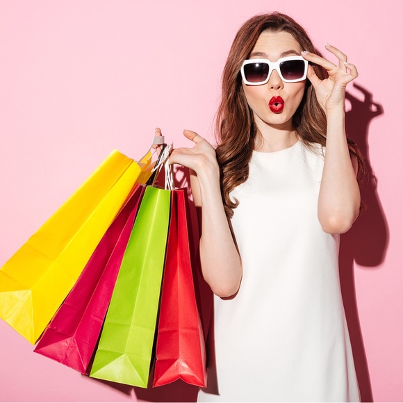 Meet your Posher, Tori - Picture 1 of 1